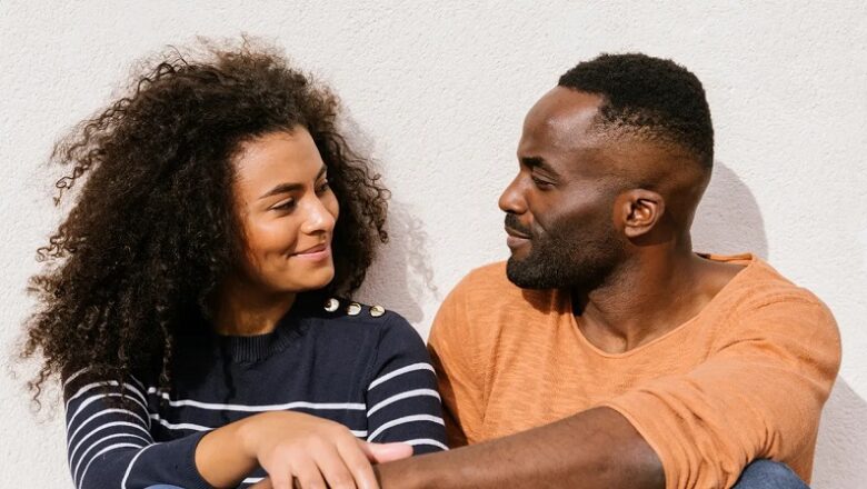 ¿Cómo afrontar exitosamente una relación con diferencias de edad, según expertos?