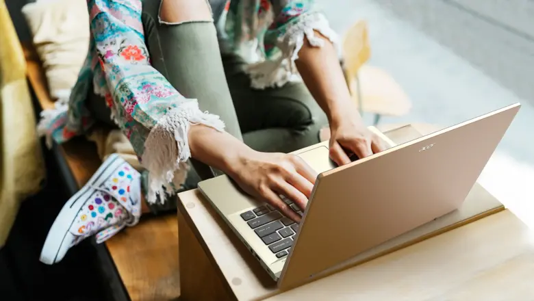 Compra moda desde tu laptop y de manera segura